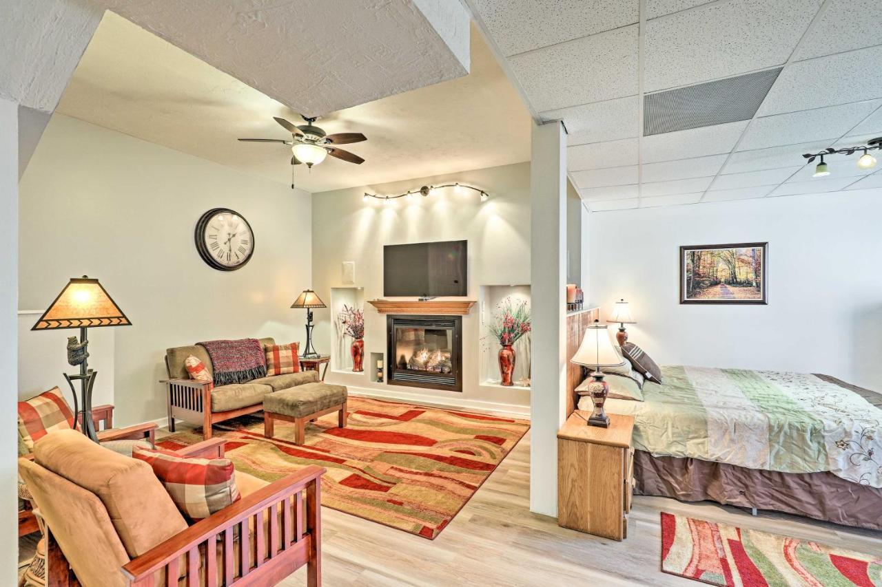 Asheville Mountain Getaway With Patio And Koi Pond! Kültér fotó